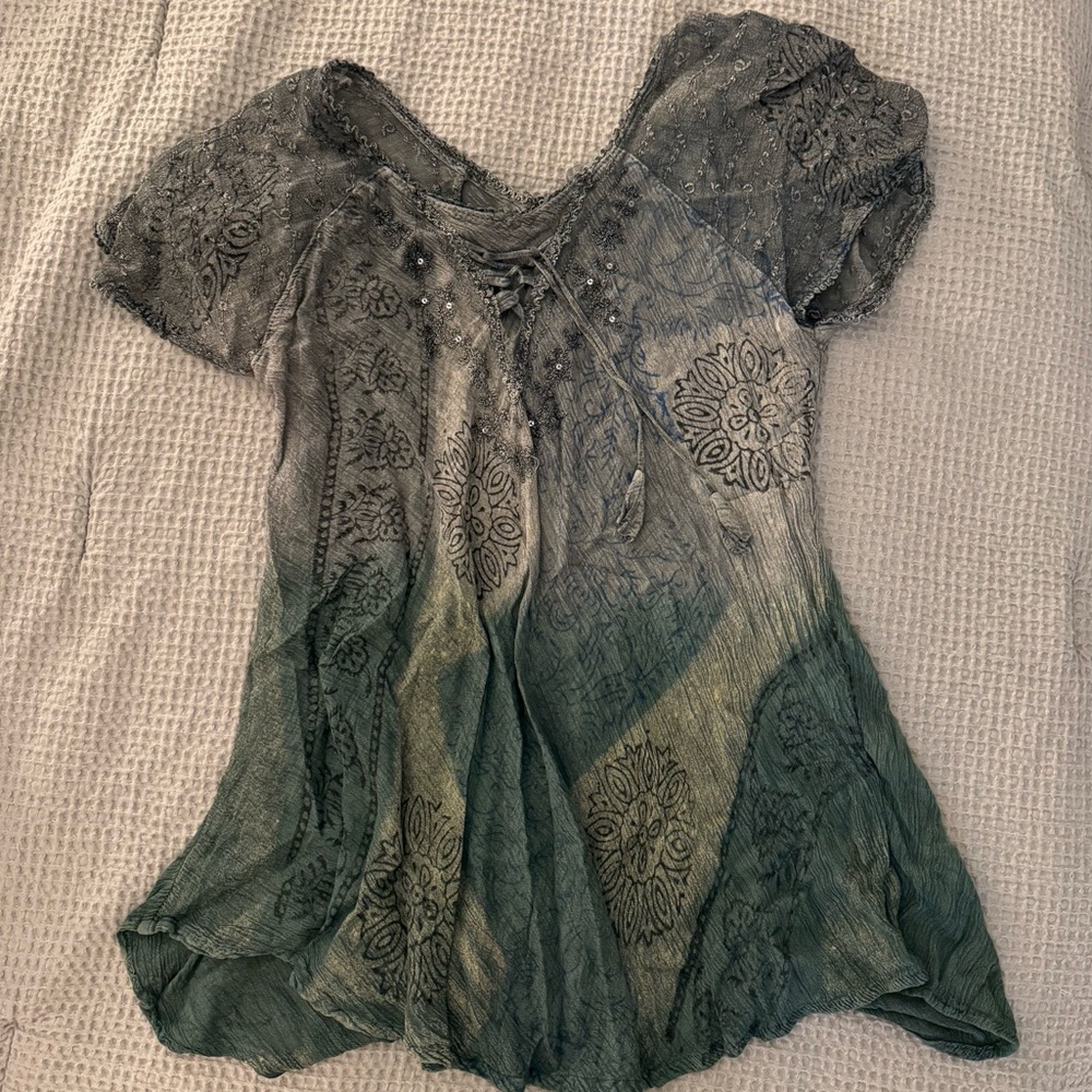 ✨5 for $25✨ Advance Apparels Short-Sleeve Ombre Tunic Top in Gray and Green